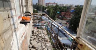 Демонтаж балкона Полысаево, цена от 2992 руб.