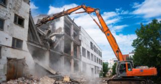 Промышленный демонтаж зданий Полысаево, цена от 2992 руб.