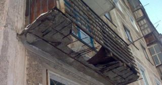 Демонтаж балкона Полысаево, цена от 2992 руб.